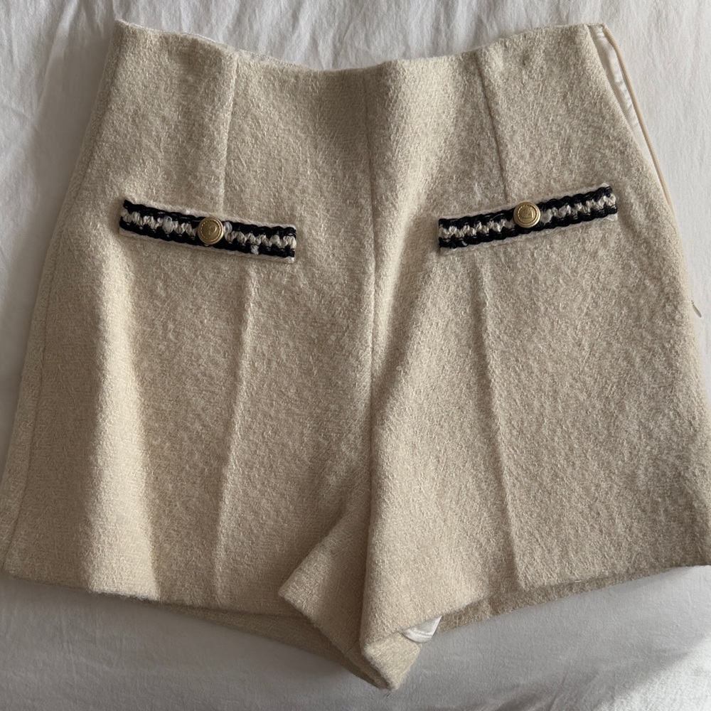 Chic Cream High Waist Women's Shorts